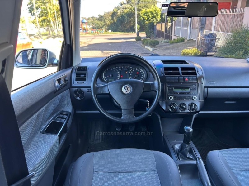 POLO 1.6 MI 8V FLEX 4P MANUAL - 2010 - VENâNCIO AIRES