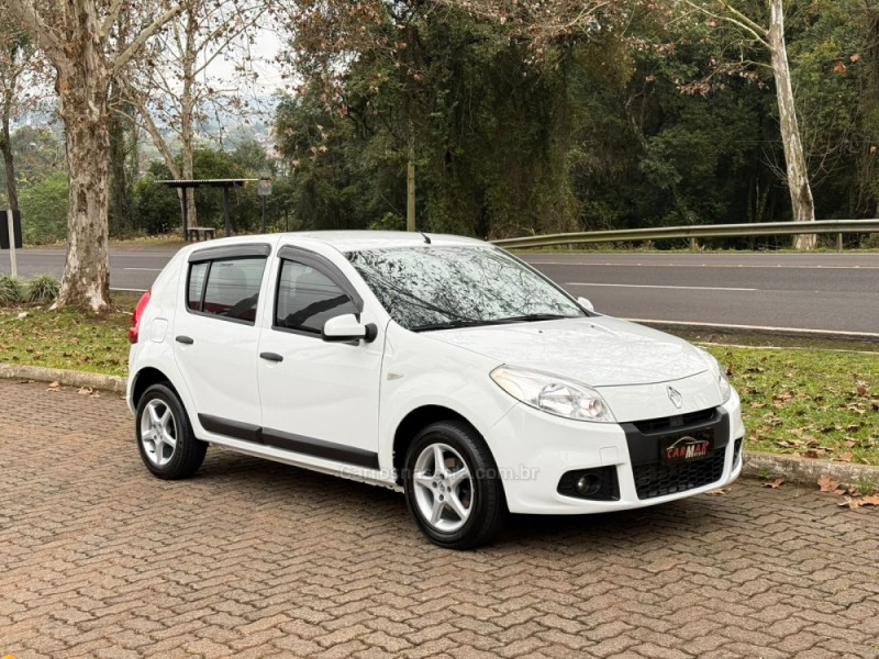 SANDERO 1.6 EXPRESSION 16V FLEX 4P MANUAL - 2013 - DOIS IRMãOS