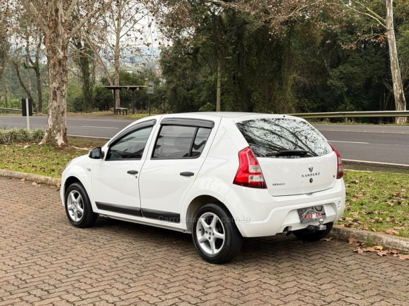 SANDERO 1.6 EXPRESSION 16V FLEX 4P MANUAL - 2013 - DOIS IRMãOS