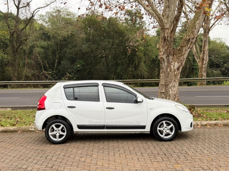 SANDERO 1.6 EXPRESSION 16V FLEX 4P MANUAL - 2013 - DOIS IRMãOS