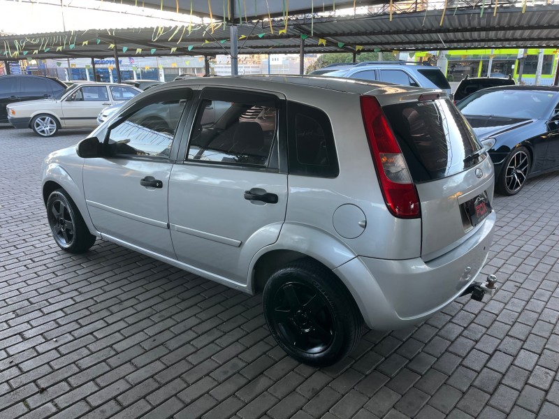 FIESTA 1.0 MPI SUPERCHARGER 8V GASOLINA 4P MANUAL - 2004 - CAXIAS DO SUL