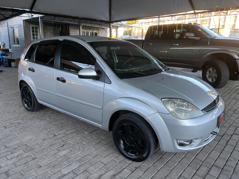 FIESTA 1.0 MPI SUPERCHARGER 8V GASOLINA 4P MANUAL - 2004 - CAXIAS DO SUL