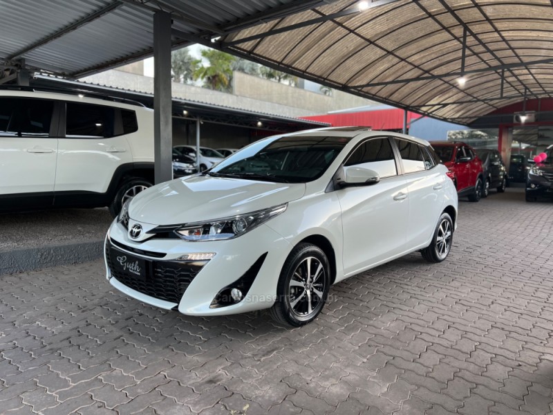 yaris 1.5 xls connect 16v flex 4p automatico 2020 bom principio