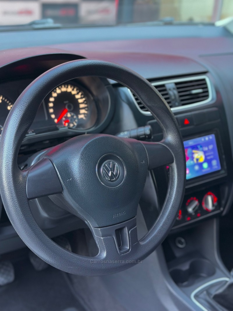 FOX 1.6 MI 8V FLEX 4P MANUAL - 2013 - ESTâNCIA VELHA