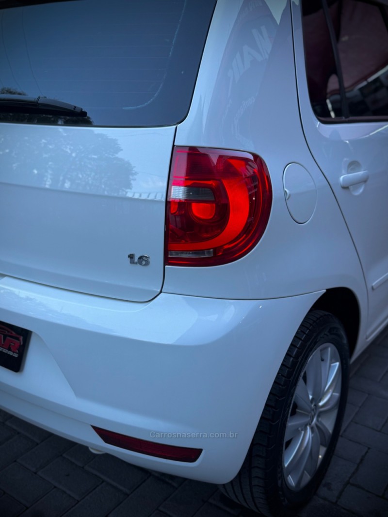 FOX 1.6 MI 8V FLEX 4P MANUAL - 2013 - ESTâNCIA VELHA
