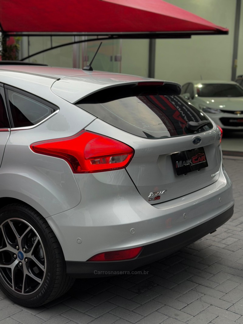 FOCUS 2.0 TITANIUM PLUS 16V FLEX 4P AUTOMÁTICO - 2018 - ESTâNCIA VELHA