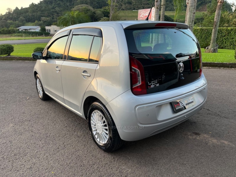 UP 1.0 TSI MOVE UP 12V FLEX 4P MANUAL - 2017 - BOM PRINCíPIO