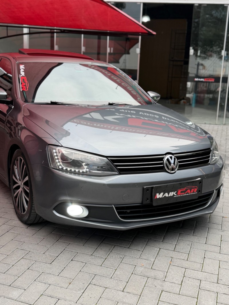 JETTA 2.0 TSI HIGHLINE 200CV GASOLINA 4P TIPTRONIC - 2013 - ESTâNCIA VELHA