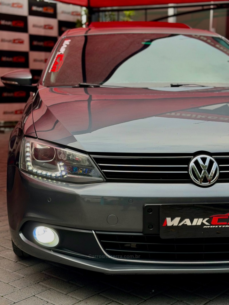 JETTA 2.0 TSI HIGHLINE 200CV GASOLINA 4P TIPTRONIC - 2013 - ESTâNCIA VELHA