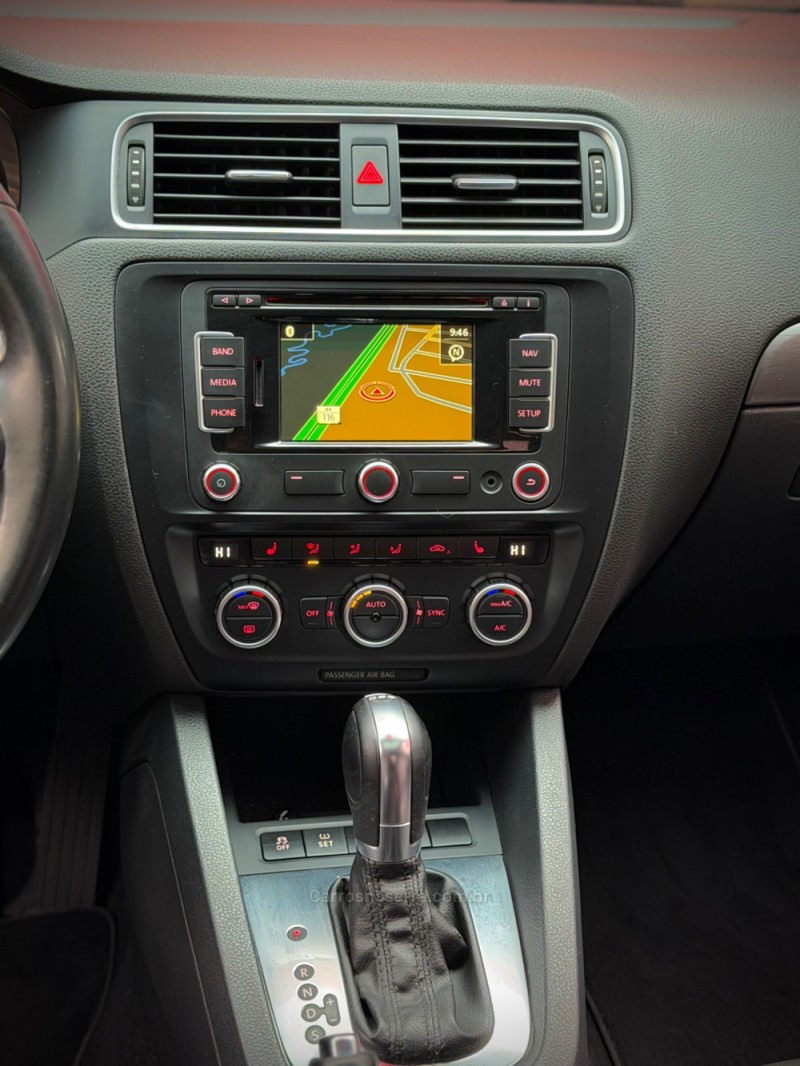 JETTA 2.0 TSI HIGHLINE 200CV GASOLINA 4P TIPTRONIC - 2013 - ESTâNCIA VELHA