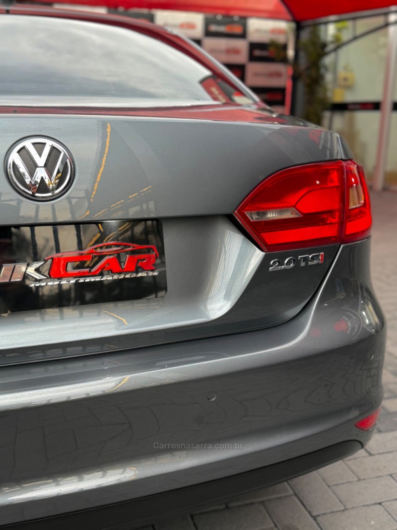 JETTA 2.0 TSI HIGHLINE 200CV GASOLINA 4P TIPTRONIC - 2013 - ESTâNCIA VELHA