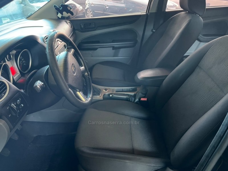 FOCUS 1.6 SE 8V FLEX 4P MANUAL - 2011 - CAXIAS DO SUL