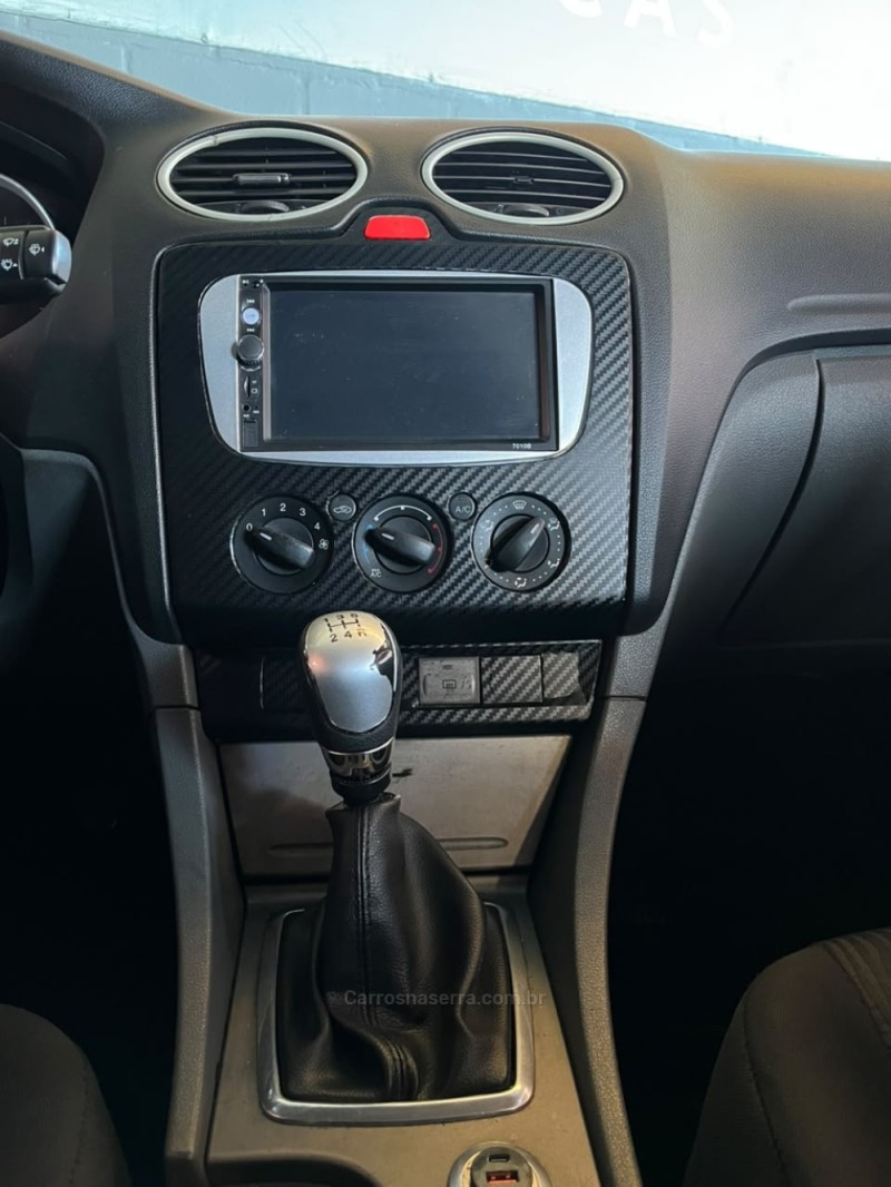 FOCUS 1.6 SE 8V FLEX 4P MANUAL - 2011 - CAXIAS DO SUL