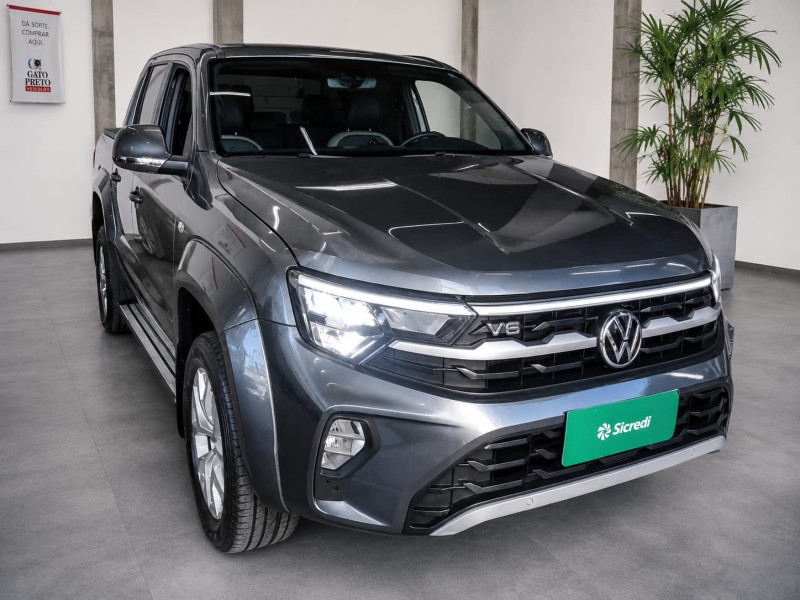 AMAROK 3.0 V6 TDI HIGHLINE CD DIESEL 4MOTION AUTOMÁTICO - 2025 - CAXIAS DO SUL