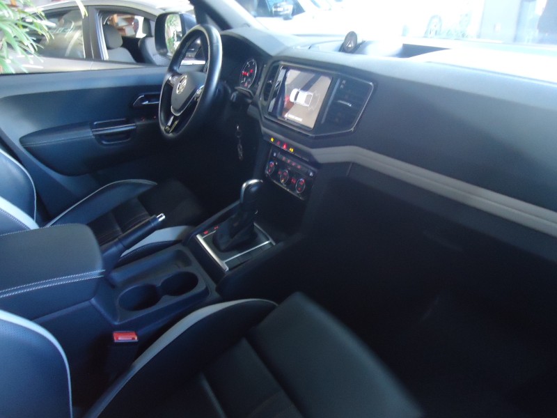 AMAROK 3.0 V6 TDI HIGHLINE CD DIESEL 4MOTION AUTOMÁTICO - 2025 - CAXIAS DO SUL