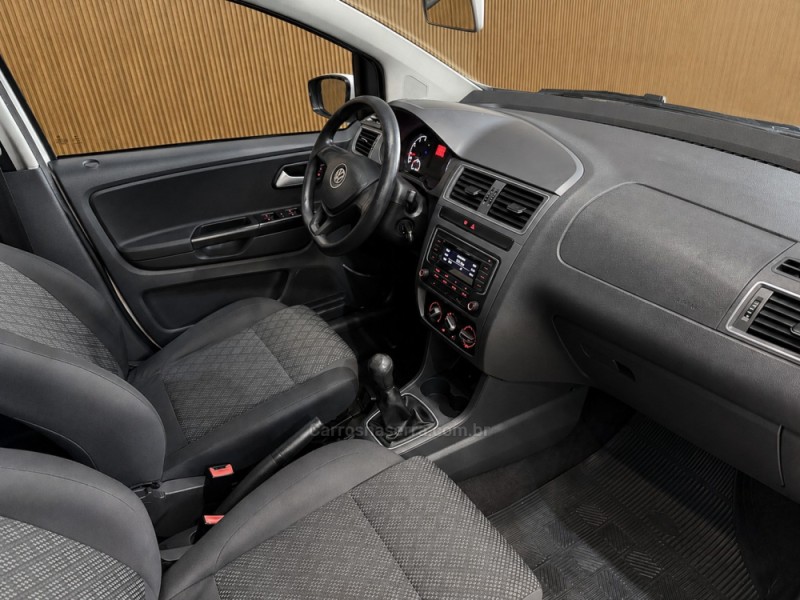FOX 1.6 MSI TRENDLINE 8V FLEX 4P MANUAL - 2016 - BENTO GONçALVES