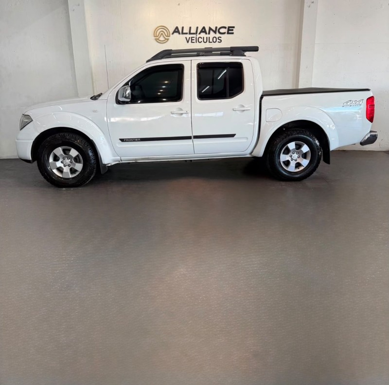 FRONTIER 2.5 LE 4X4 CD TURBO ELETRONIC DIESEL 4P MANUAL - 2011 - CAXIAS DO SUL
