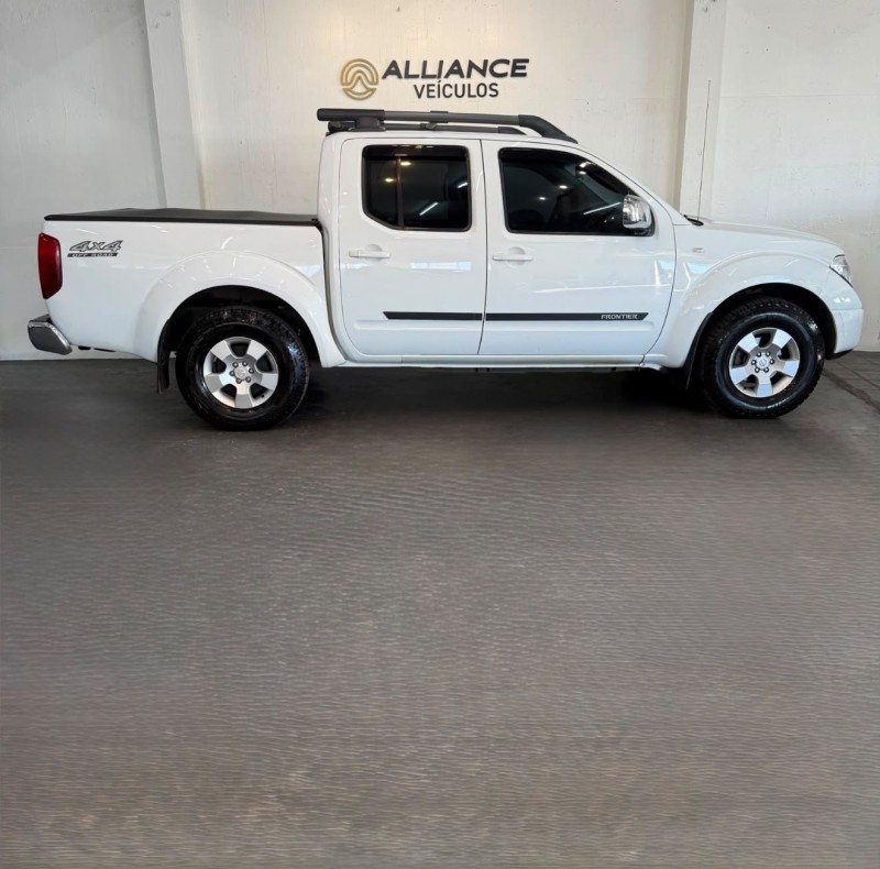 FRONTIER 2.5 LE 4X4 CD TURBO ELETRONIC DIESEL 4P MANUAL - 2011 - CAXIAS DO SUL