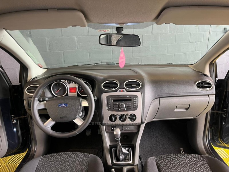 FOCUS 1.6 SE PLUS 16V FLEX 4P MANUAL - 2011 - CAXIAS DO SUL