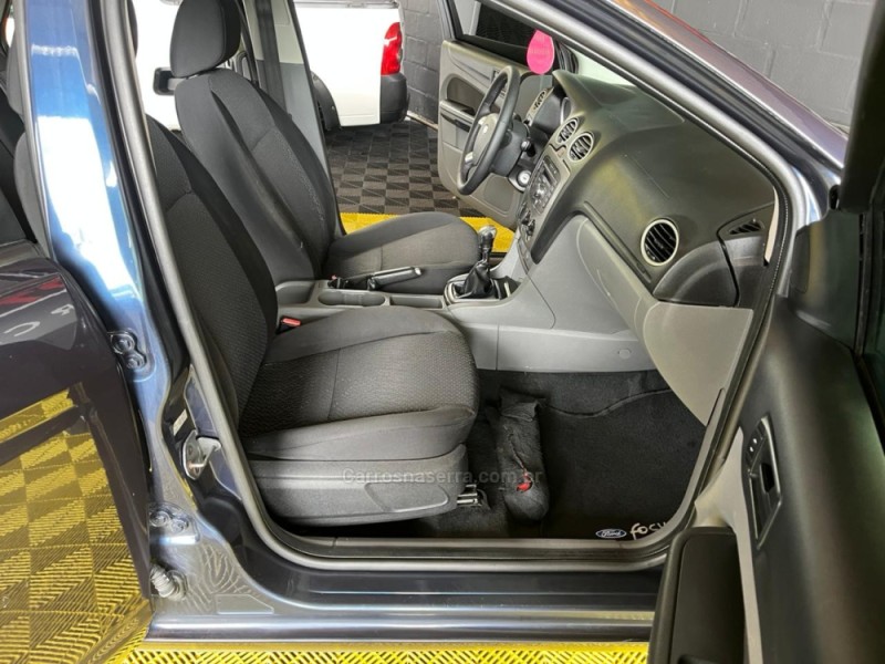 FOCUS 1.6 SE PLUS 16V FLEX 4P MANUAL - 2011 - CAXIAS DO SUL