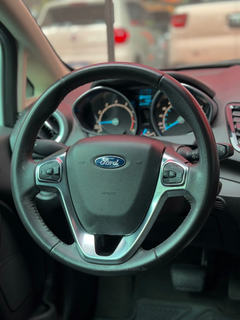 FIESTA 1.6 TITANIUM SEDAN 16V FLEX 4P AUTOMÁTICO - 2015 - ESTâNCIA VELHA