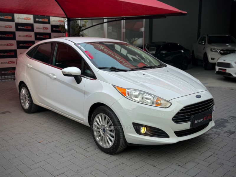 FIESTA 1.6 TITANIUM SEDAN 16V FLEX 4P AUTOMÁTICO - 2015 - ESTâNCIA VELHA