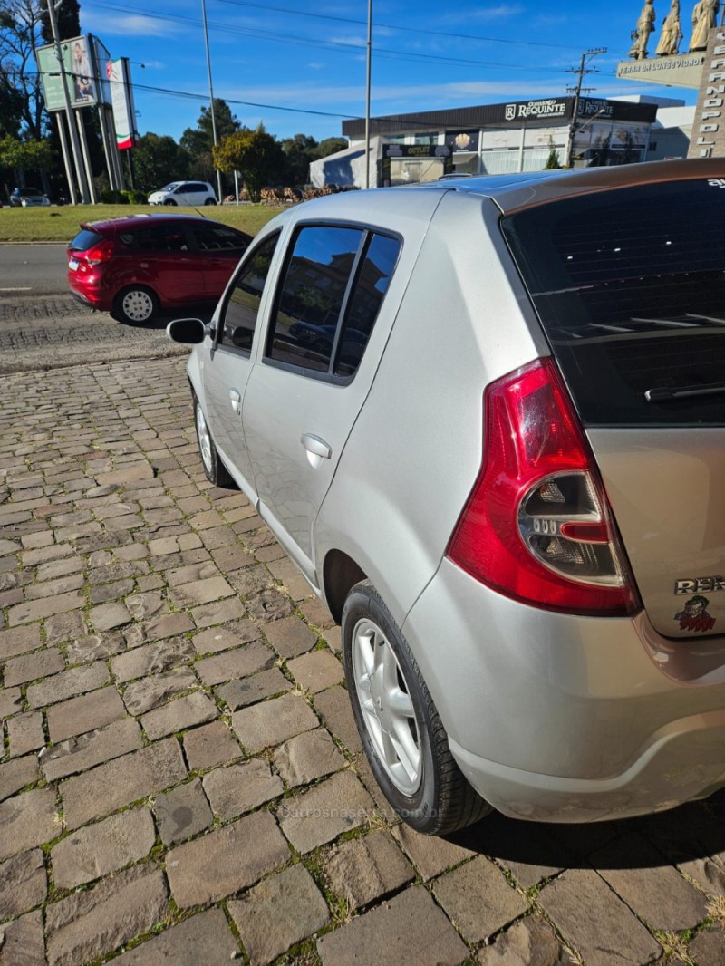 SANDERO 1.6 EXPRESSION 16V FLEX 4P MANUAL - 2009 - VERANóPOLIS