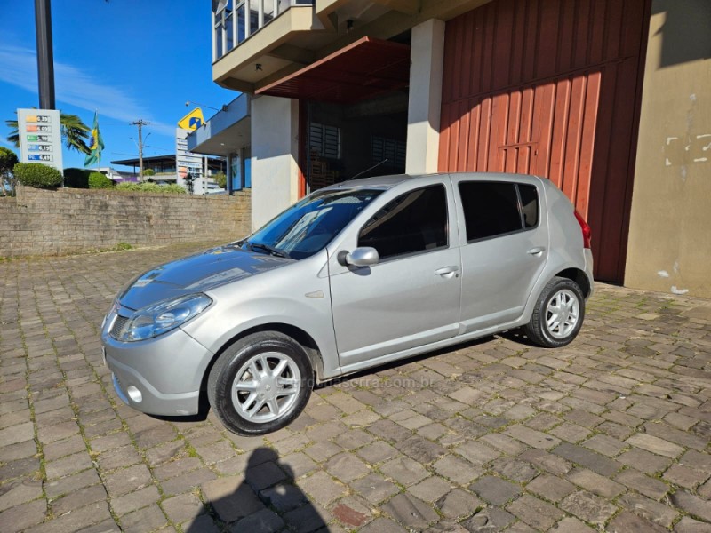 SANDERO 1.6 EXPRESSION 16V FLEX 4P MANUAL - 2009 - VERANóPOLIS