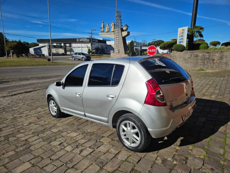 SANDERO 1.6 EXPRESSION 16V FLEX 4P MANUAL - 2009 - VERANóPOLIS