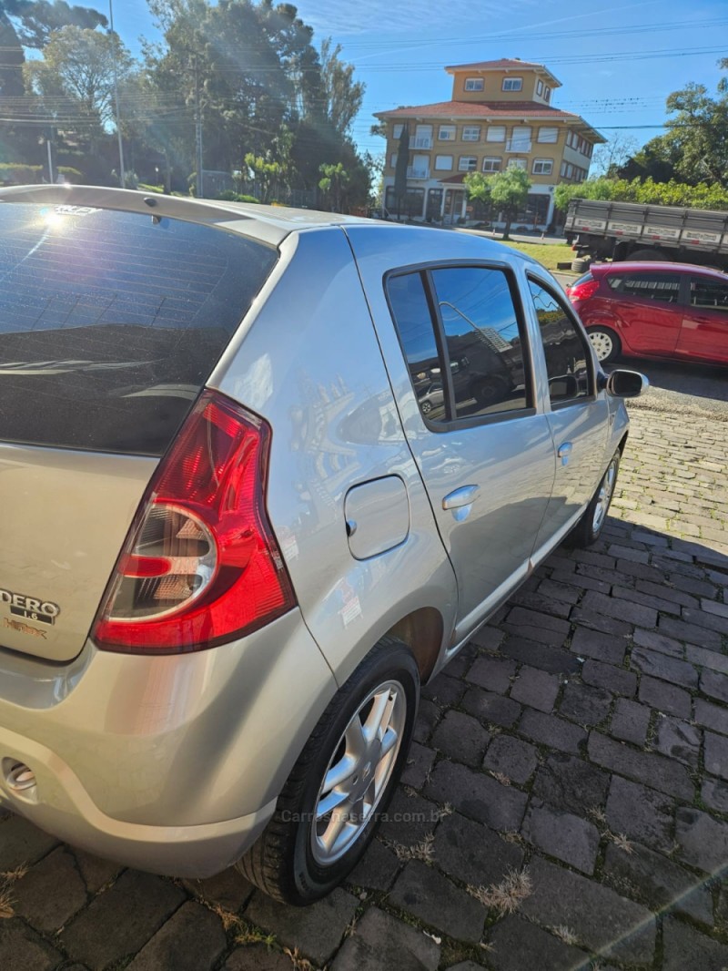 SANDERO 1.6 EXPRESSION 16V FLEX 4P MANUAL - 2009 - VERANóPOLIS