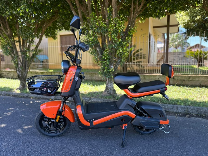 SCOOTER ELÉTRICA  - 2026 - FELIZ