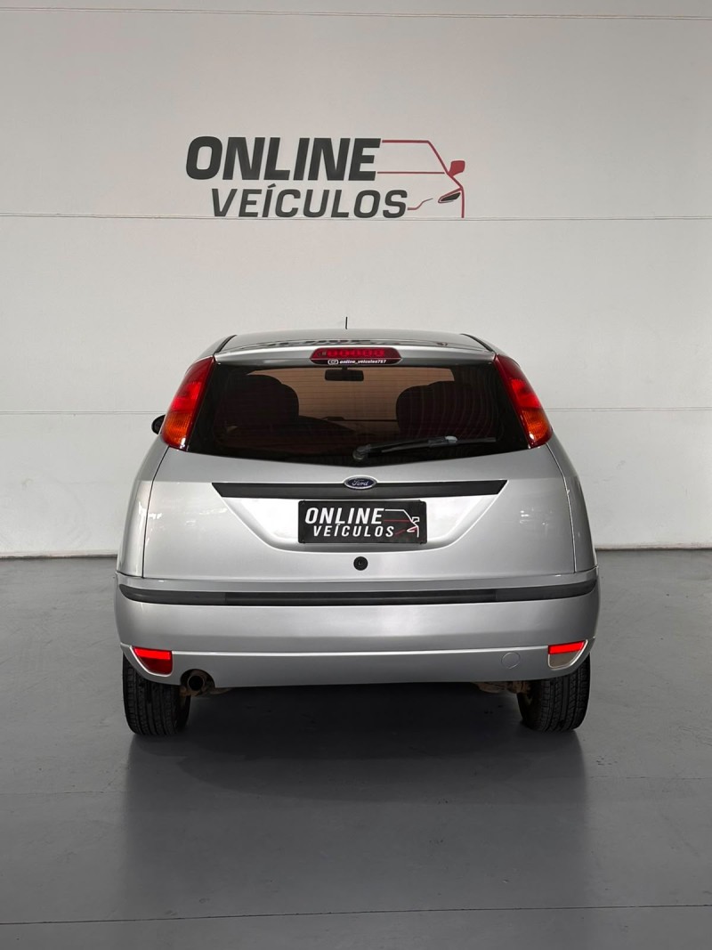 FOCUS 1.6 SE 8V FLEX 4P MANUAL - 2006 - FARROUPILHA