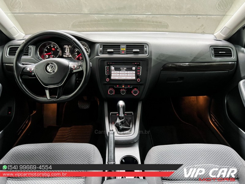 JETTA 2.0 COMFORTLINE FLEX 4P TIPTRONIC - 2015 - FARROUPILHA