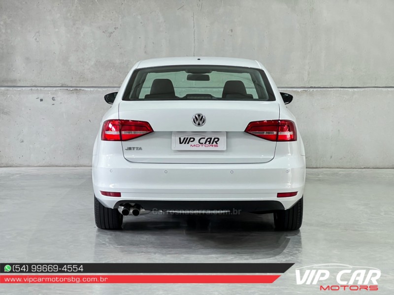 JETTA 2.0 COMFORTLINE FLEX 4P TIPTRONIC - 2015 - FARROUPILHA