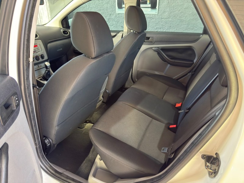 FOCUS 2.0 GLX SEDAN 16V FLEX 4P MANUAL - 2013 - FARROUPILHA