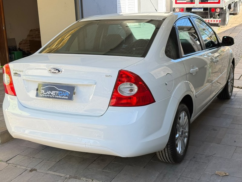 FOCUS 2.0 GLX SEDAN 16V FLEX 4P MANUAL - 2013 - FARROUPILHA