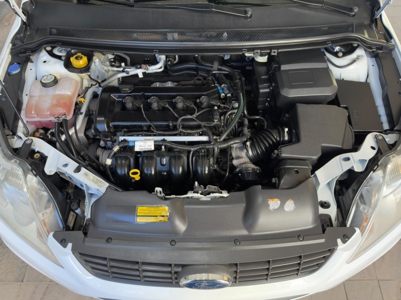 FOCUS 2.0 GLX SEDAN 16V FLEX 4P MANUAL - 2013 - FARROUPILHA