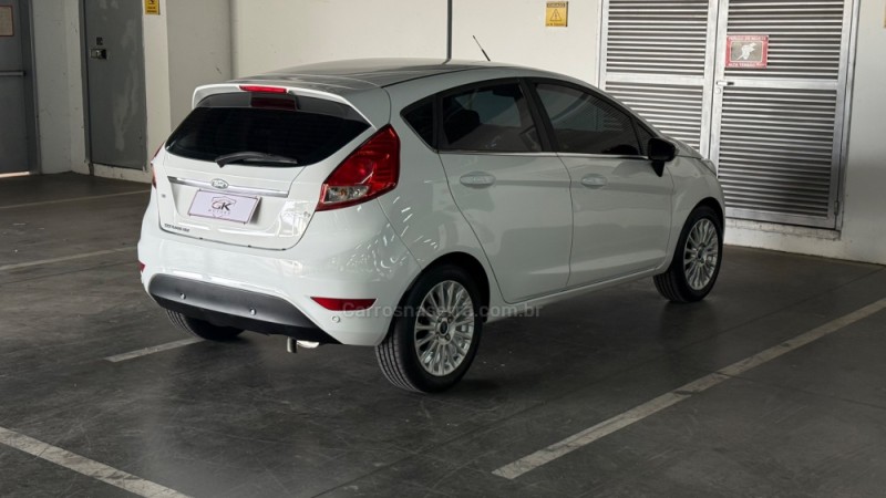 FIESTA 1.6 TITANIUM HATCH 16V FLEX 4P AUTOMÁTICO - 2015 - CAXIAS DO SUL