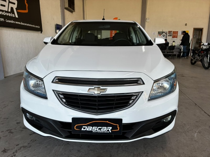 ONIX 1.0 MPFI LT 8V FLEX 4P MANUAL - 2013 - BOM PRINCíPIO