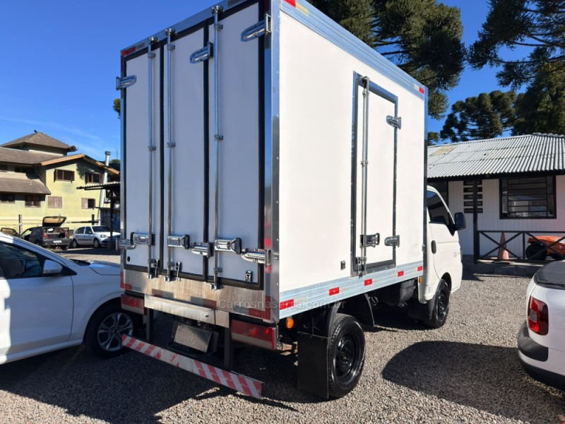 V 260 1.9 TURBO 16V DIESEL 2P MANUAL - 2022 - CANELA