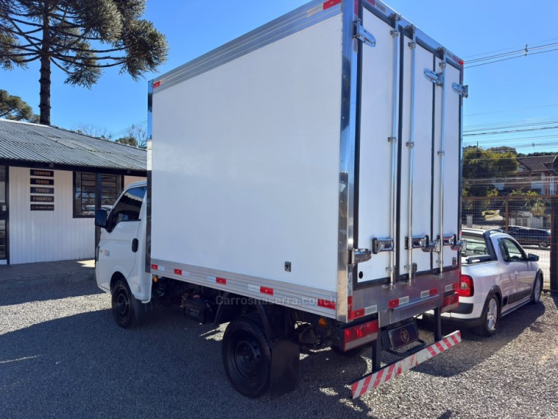 V 260 1.9 TURBO 16V DIESEL 2P MANUAL - 2022 - CANELA