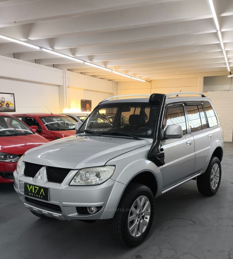 PAJERO TR4 2.0 4X4 16V 140CV FLEX 4P MANUAL - 2012 - CAXIAS DO SUL
