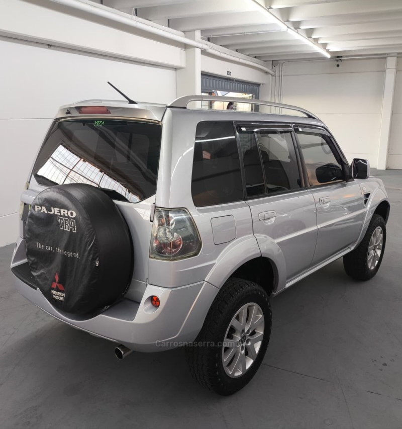 PAJERO TR4 2.0 4X4 16V 140CV FLEX 4P MANUAL - 2012 - CAXIAS DO SUL
