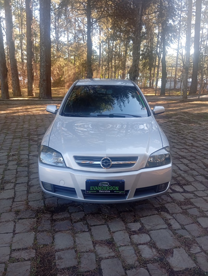 ASTRA 2.0 MPFI CD 8V GASOLINA 4P MANUAL - 2004 - CAXIAS DO SUL