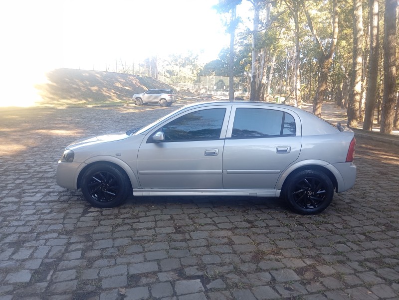 ASTRA 2.0 MPFI CD 8V GASOLINA 4P MANUAL - 2004 - CAXIAS DO SUL