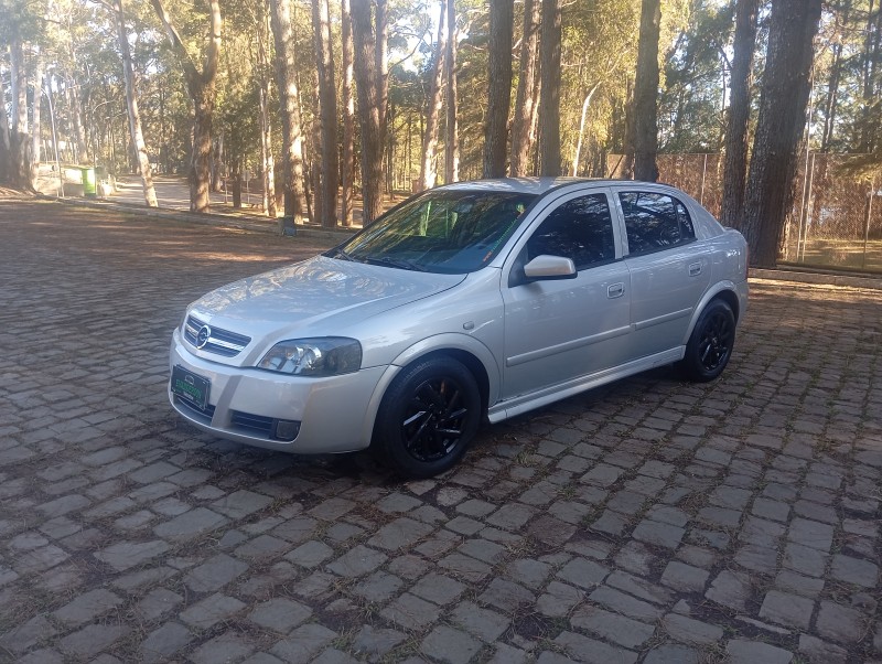 astra 2.0 mpfi cd 8v gasolina 4p manual 2004 caxias do sul