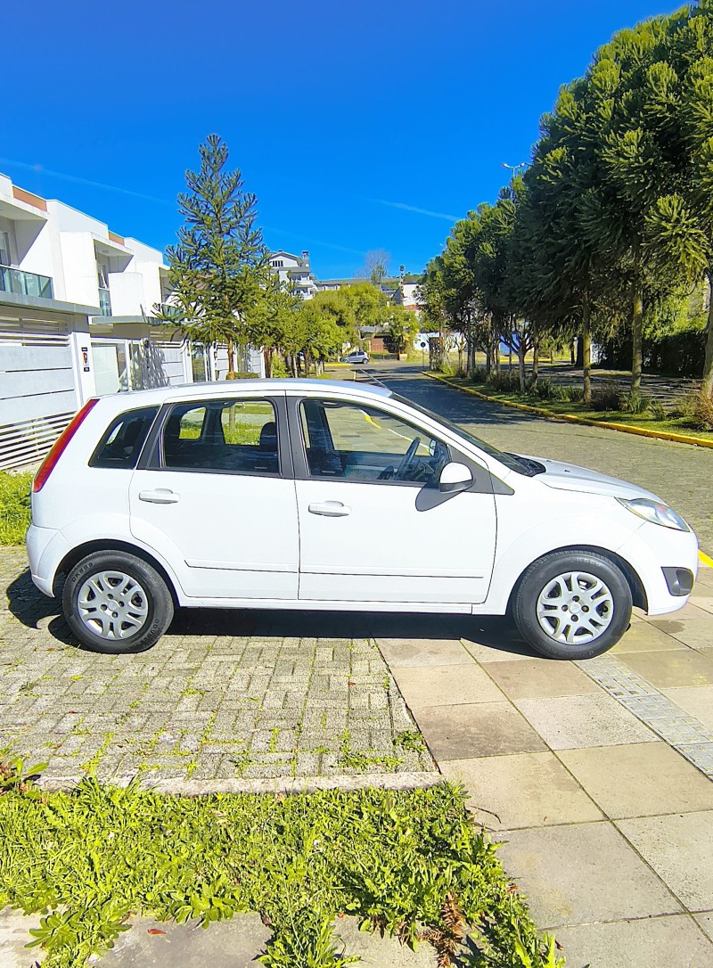 FIESTA 1.6 ROCAM SE PLUS HATCH 8V FLEX 4P MANUAL - 2013 - FARROUPILHA