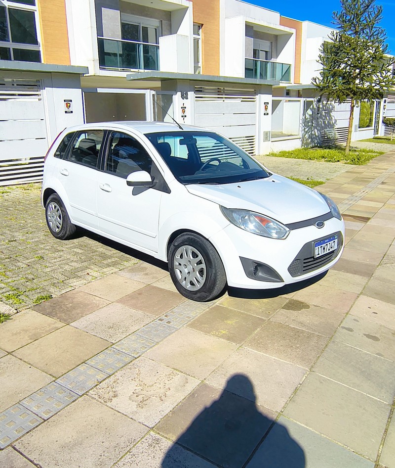 fiesta 1.6 rocam se plus hatch 8v flex 4p manual 2013 farroupilha