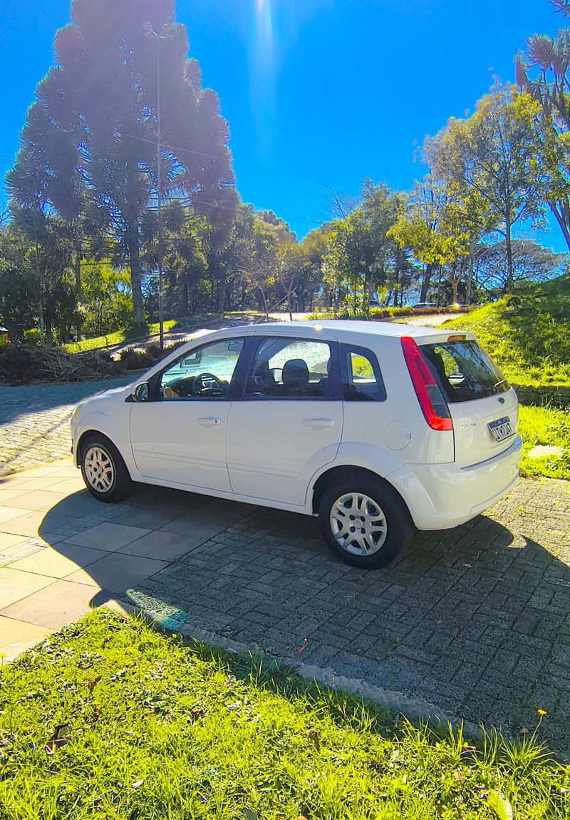 FIESTA 1.6 ROCAM SE PLUS HATCH 8V FLEX 4P MANUAL - 2013 - FARROUPILHA