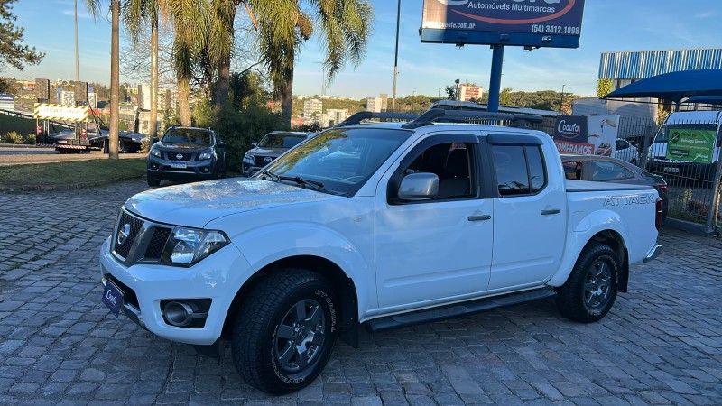 FRONTIER 2.5 SV ATTACK 4X4 CD TURBO ELETRONIC DIESEL 4P AUTOMÁTICO - 2015 - FARROUPILHA